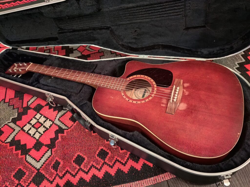Art & Lutherie CW SPRUCE BURGUNDY
